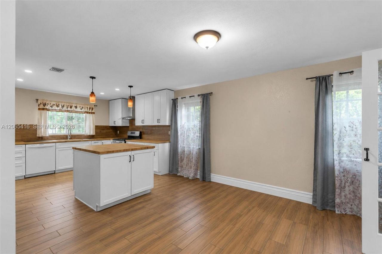 20301 SW 105th Ave , Cutler Bay, FL 33189 Photo