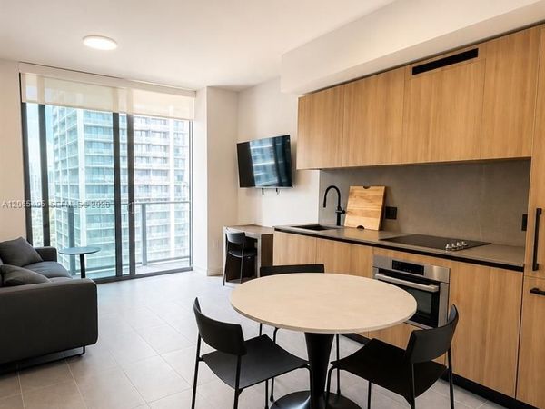 121 NE 5th St, Unit 2810, Miami, FL 33132