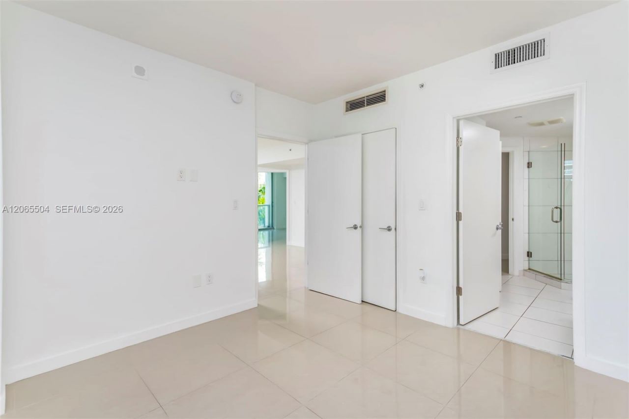 500 Brickell Ave , Unit 401, Miami, FL 33131 Photo