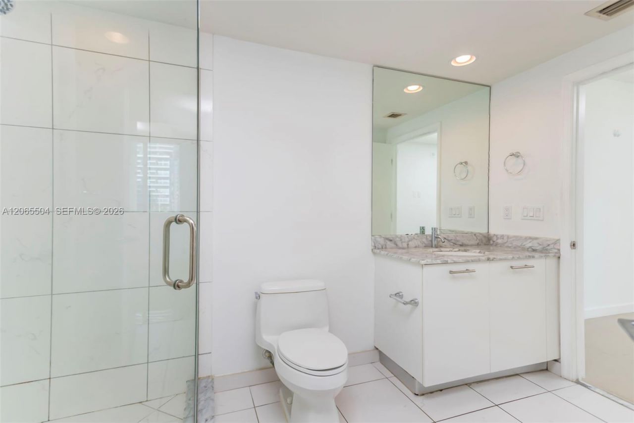 500 Brickell Ave , Unit 401, Miami, FL 33131 Photo