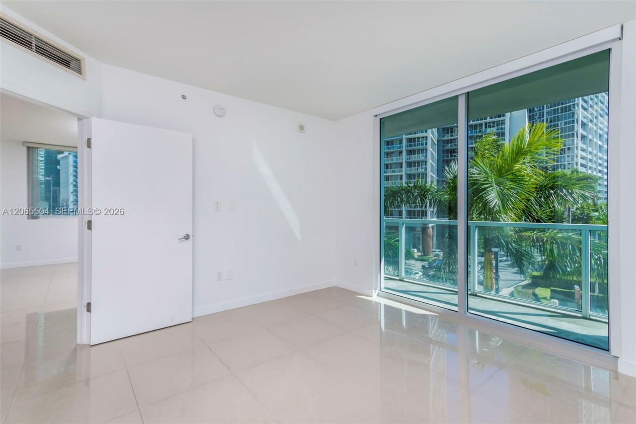 500 Brickell Ave , Unit 401, Miami, FL 33131 Photo