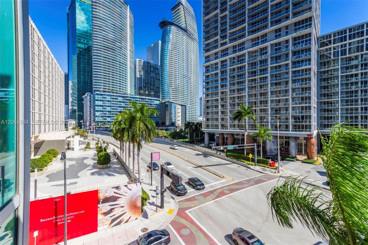 500 Brickell Ave , Unit 401, Miami, FL 33131 Photo