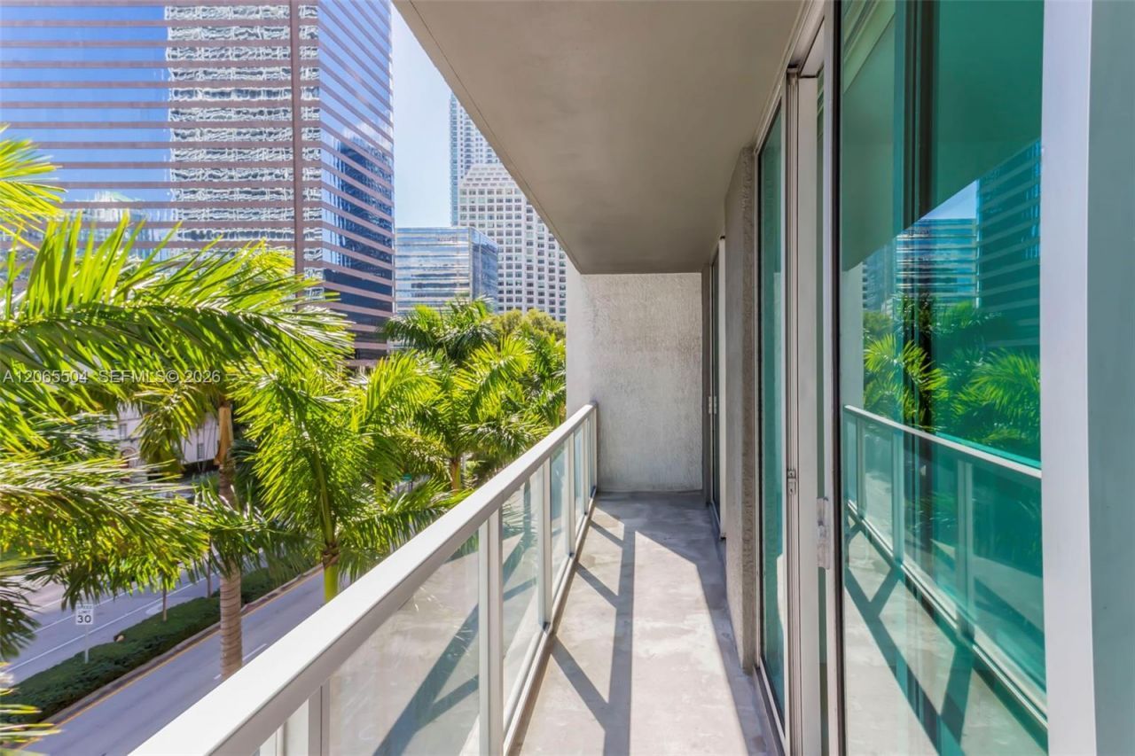 500 Brickell Ave , Unit 401, Miami, FL 33131 Photo