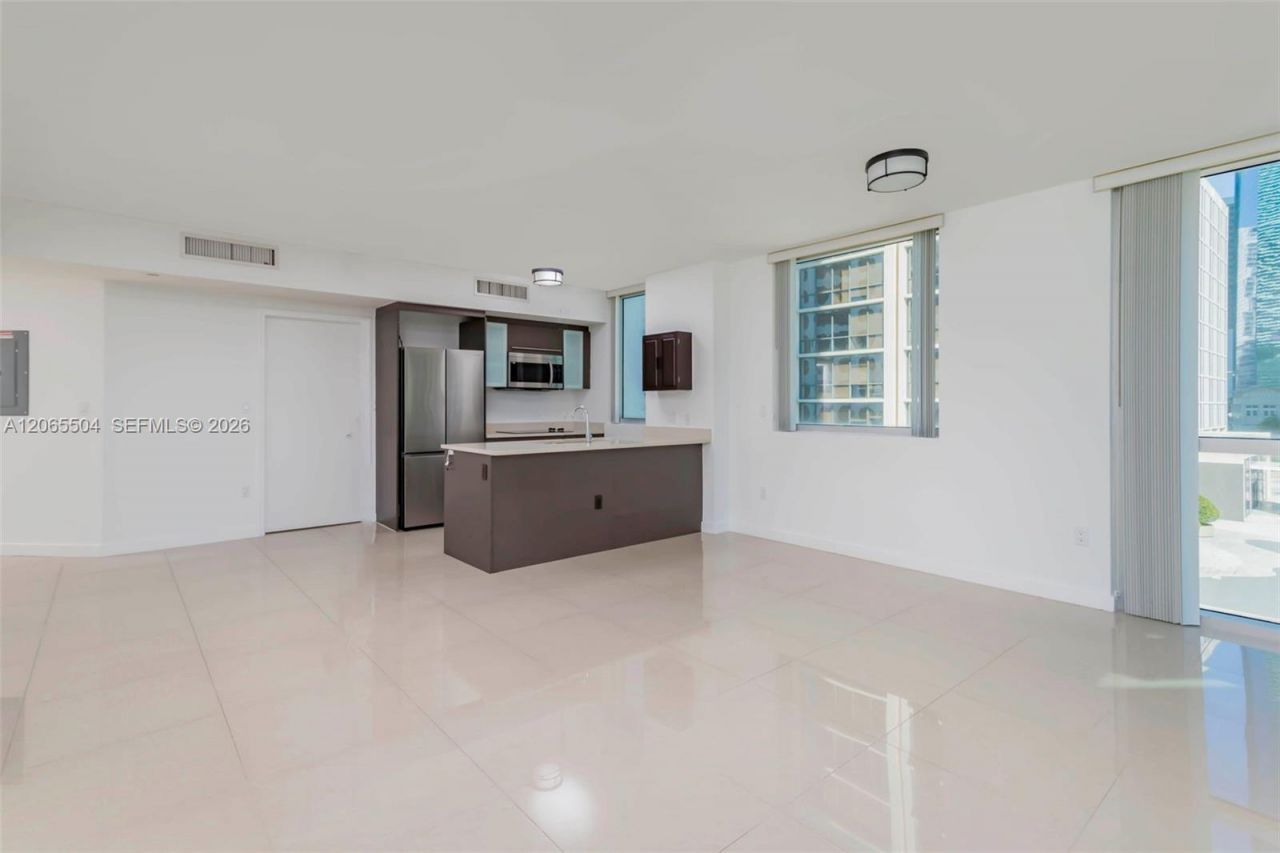 500 Brickell Ave , Unit 401, Miami, FL 33131 Photo
