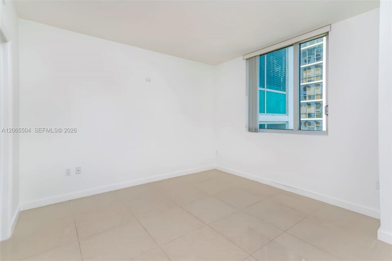 500 Brickell Ave , Unit 401, Miami, FL 33131 Photo