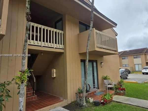 15407 SW 80th St , Unit 202-6, Miami, FL 33193
