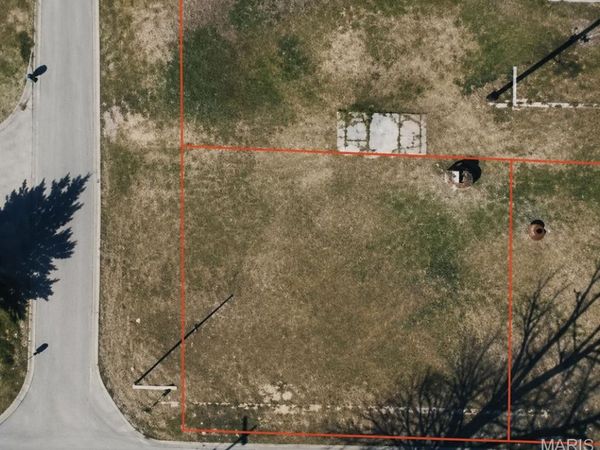 300 E Ozark Street , Malden, MO 63863