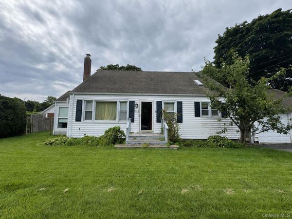 80 E Lakewood Street , Patchogue, NY 11772