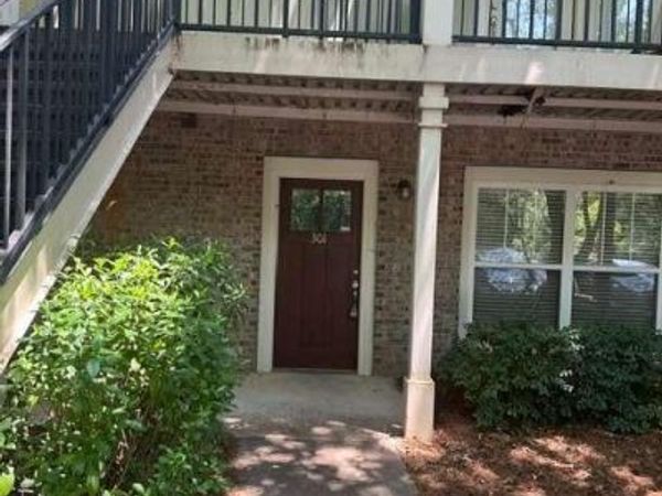 490 Barnett Shoals Road, Unit 301, Athens, GA 30605