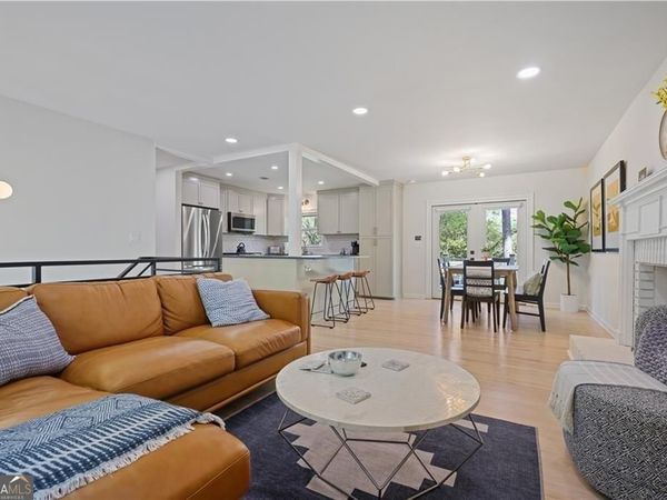 677 Hillandale Circle SW, Marietta, GA 30064