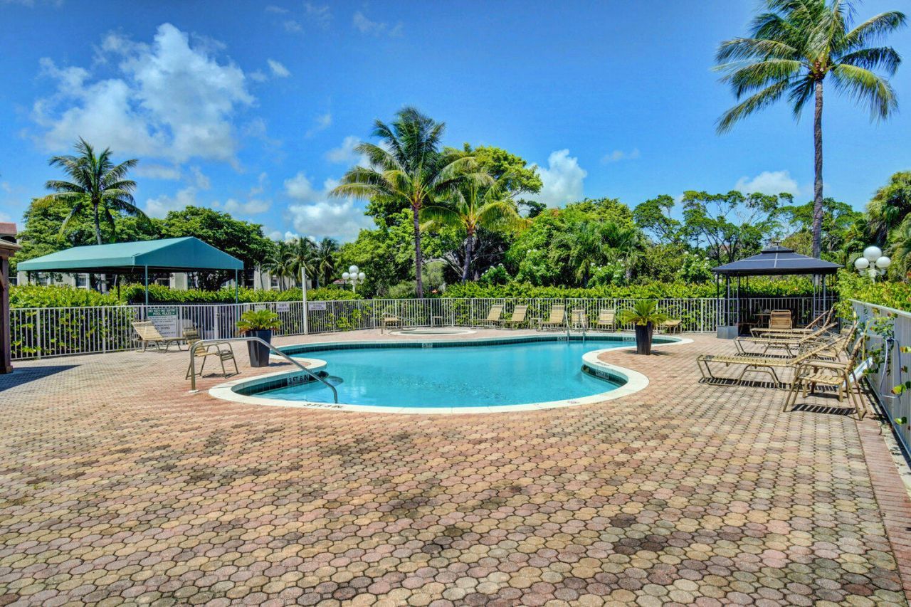 955 Egret Circle, Unit 501, Delray Beach, FL 33444 Photo
