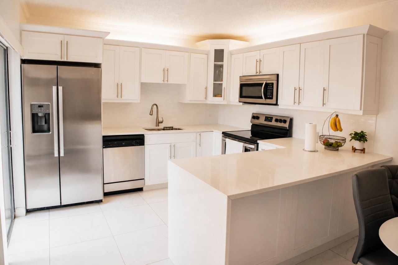 1700 Embassy Drive, Unit 408, West Palm Beach, FL 33401 Photo
