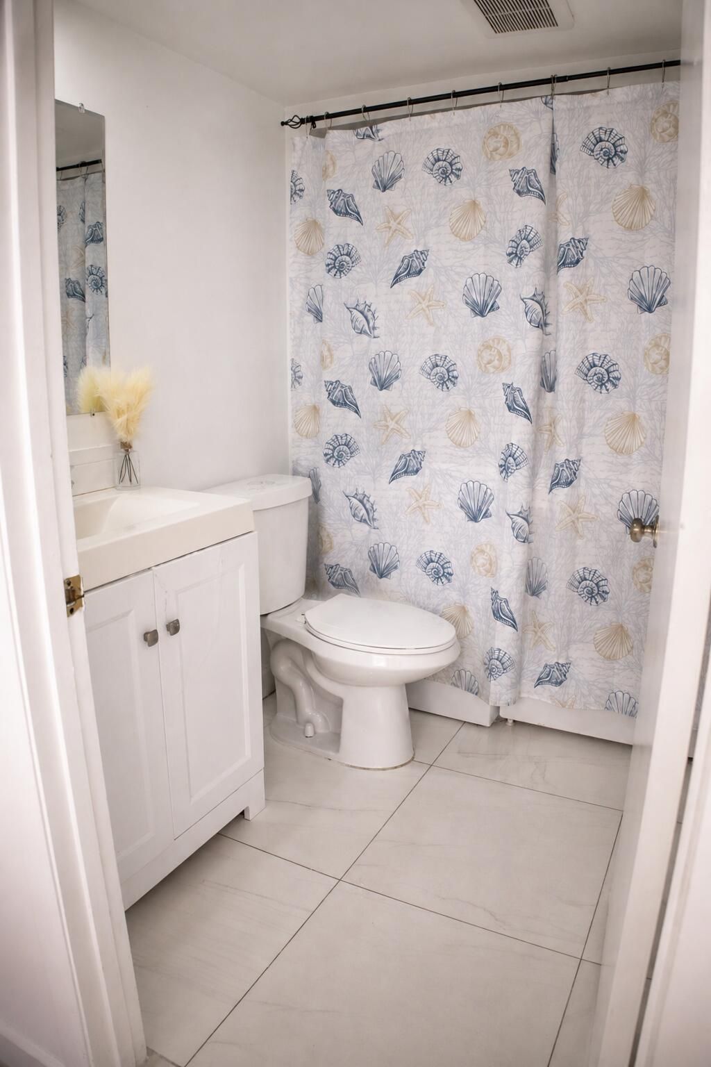 1700 Embassy Drive, Unit 408, West Palm Beach, FL 33401 Photo