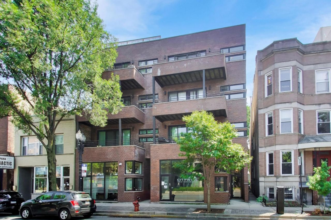 1927 W Irving Park Road, Unit 4, Chicago, IL 60613 Main Photo
