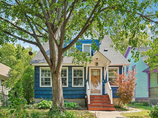 876 18th Avenue SE, Minneapolis, MN 55414