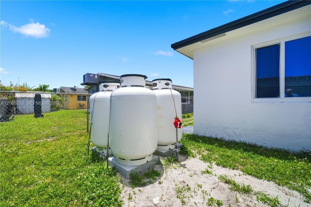 2209 SW 61st Ave , Miramar, FL 33023 Photo
