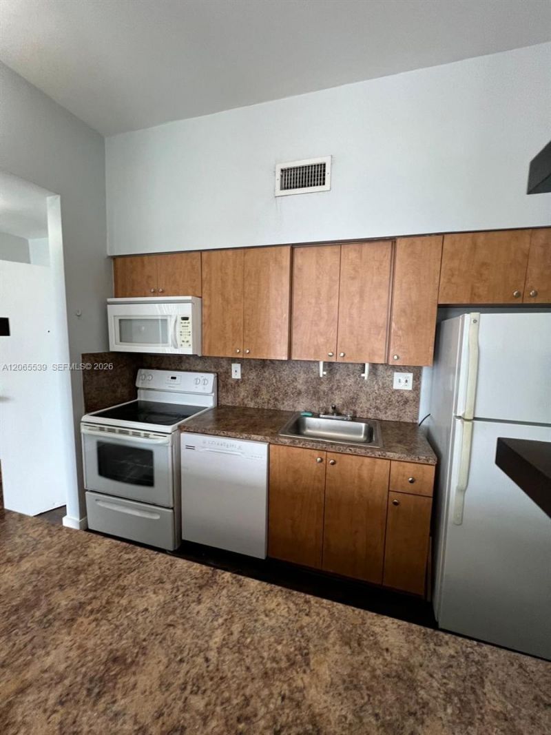 7400 W 20th Ave, Unit 111, Hialeah, FL 33016 Photo