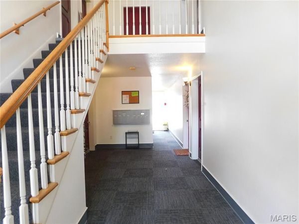 1673 Herault Place, Unit F, St Louis, MO 63125