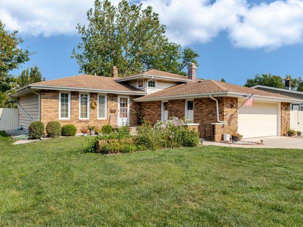 9609 Northcote Avenue , Munster, IN 46321
