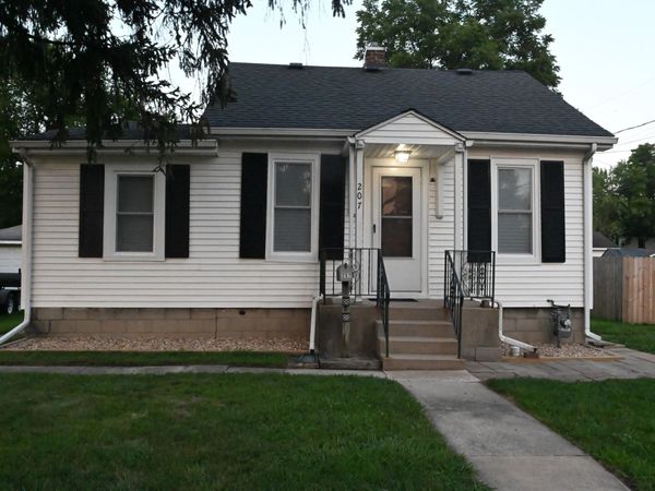 207 N Ash Street , Hobart, IN 46342