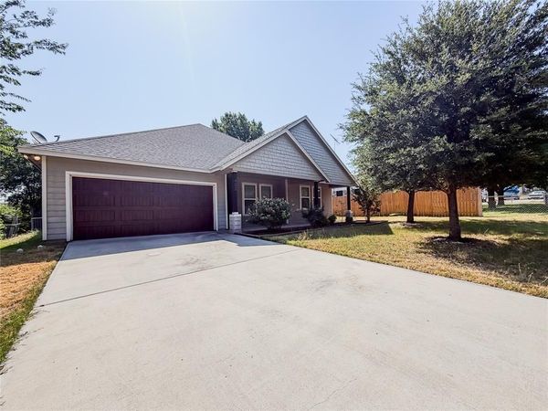 402 N Trinity Street, Decatur, TX 76234