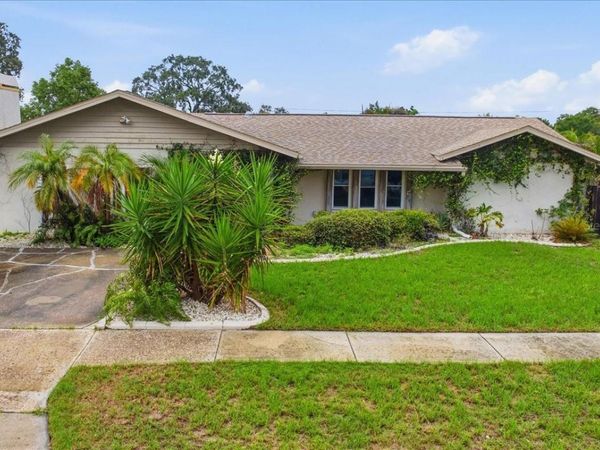 1221 E LIME STREET , TARPON SPRINGS, FL 34689