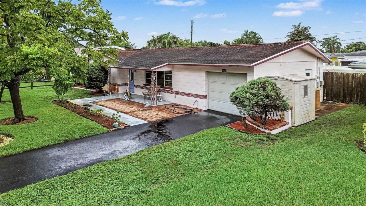 6026 44th Avenue N, Kenneth City, FL 33709 Photo
