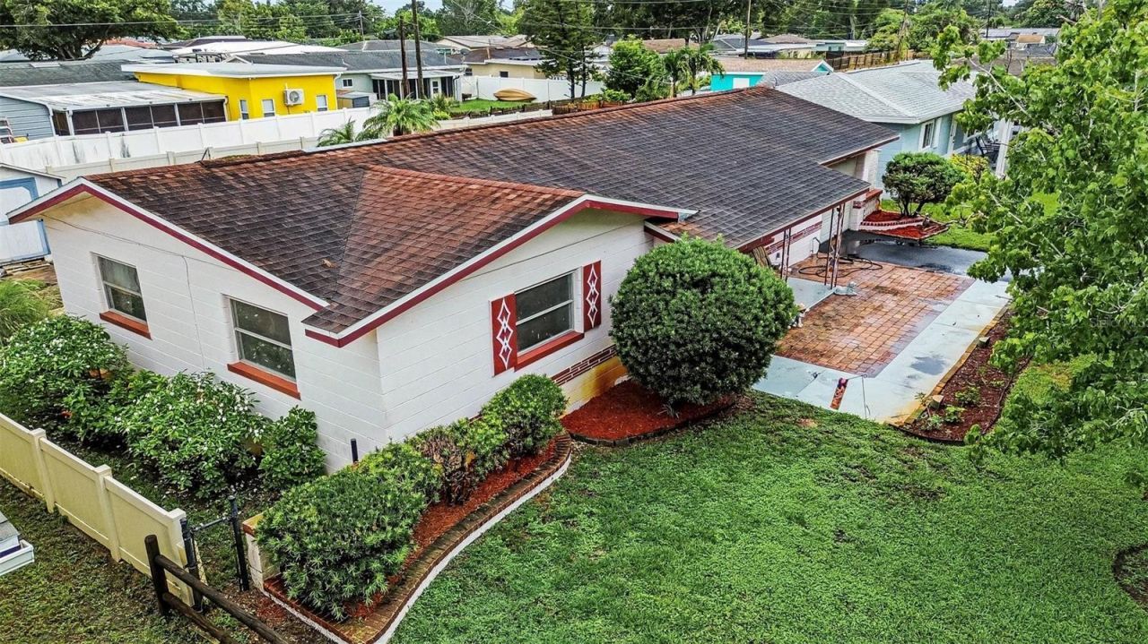 6026 44th Avenue N, Kenneth City, FL 33709 Photo