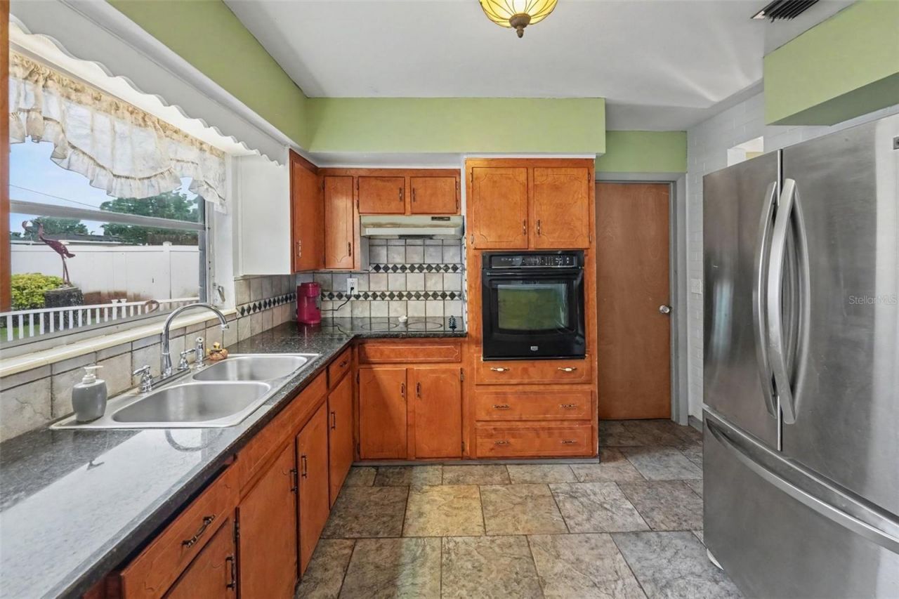 6026 44th Avenue N, Kenneth City, FL 33709 Photo