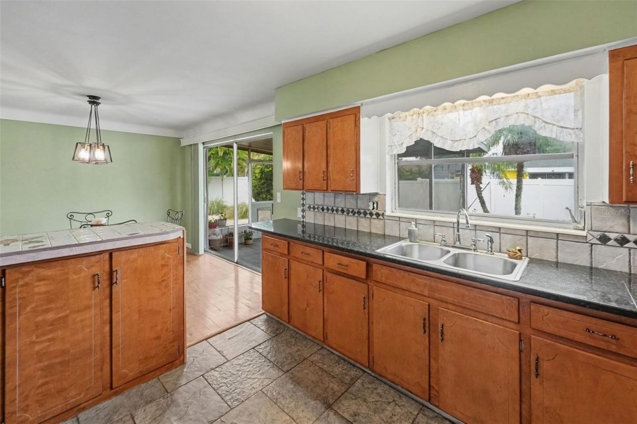 6026 44th Avenue N, Kenneth City, FL 33709 Photo