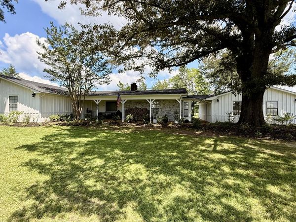 New Albany, MS 38652