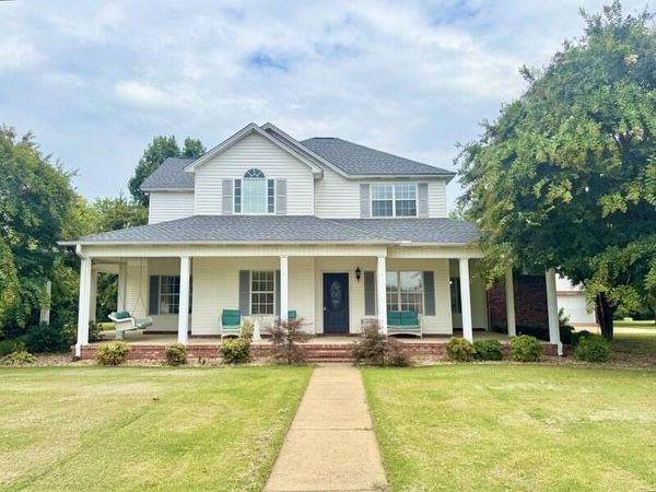 143 Angus Dr., Tupelo, MS 38804