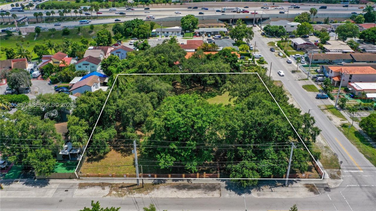 2810 NW 14th St, Miami, FL 33125 Photo
