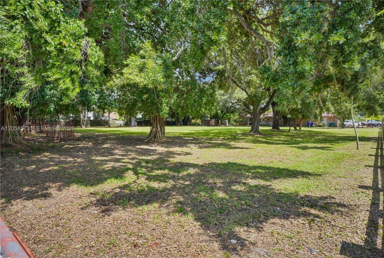 2810 NW 14th St, Miami, FL 33125 Photo