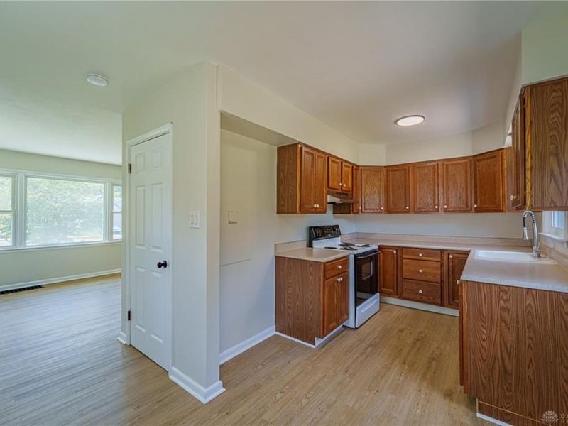 677 S Columbus Street, Xenia Township, OH 45385 Photo 10