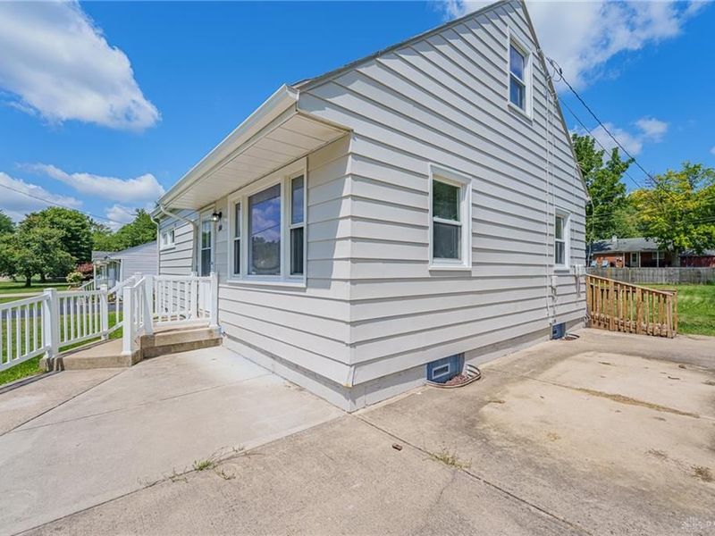 677 S Columbus Street, Xenia Township, OH 45385 Photo 4
