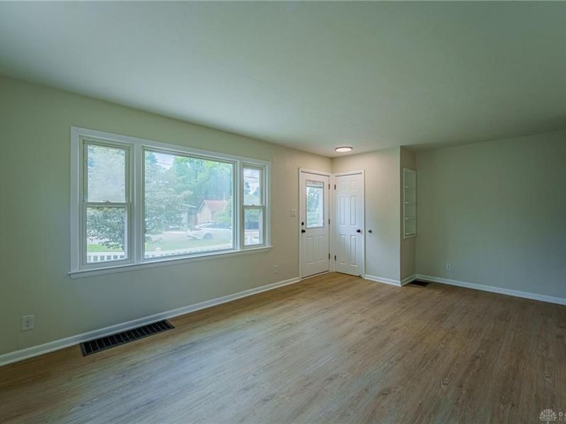 677 S Columbus Street, Xenia Township, OH 45385 Photo 7