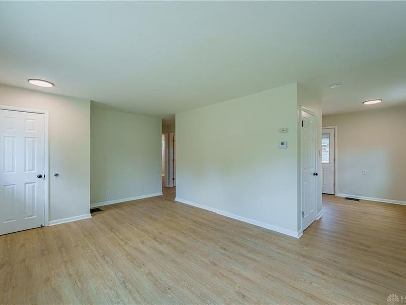 677 S Columbus Street, Xenia Township, OH 45385 Photo 8