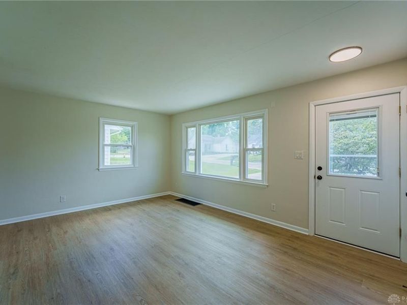 677 S Columbus Street, Xenia Township, OH 45385 Photo 9
