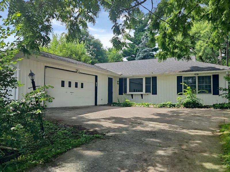 579 W Kemper Road, Springdale, OH 45246 Photo 1