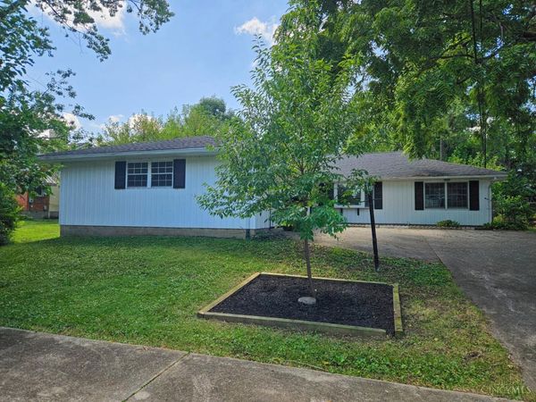 579 W Kemper Road, Springdale, OH 45246