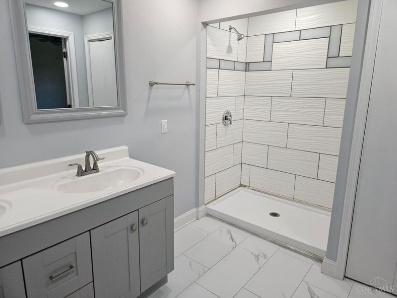 579 W Kemper Road, Springdale, OH 45246 Photo 10