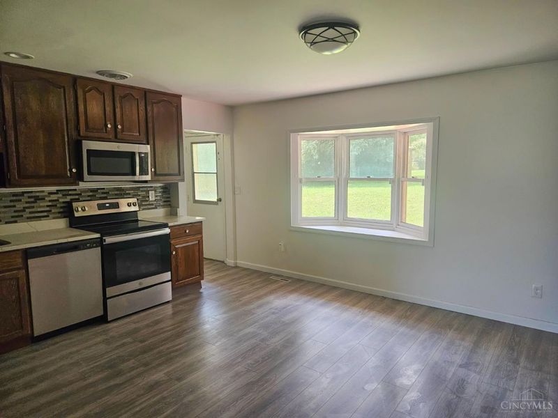 579 W Kemper Road, Springdale, OH 45246 Photo 10