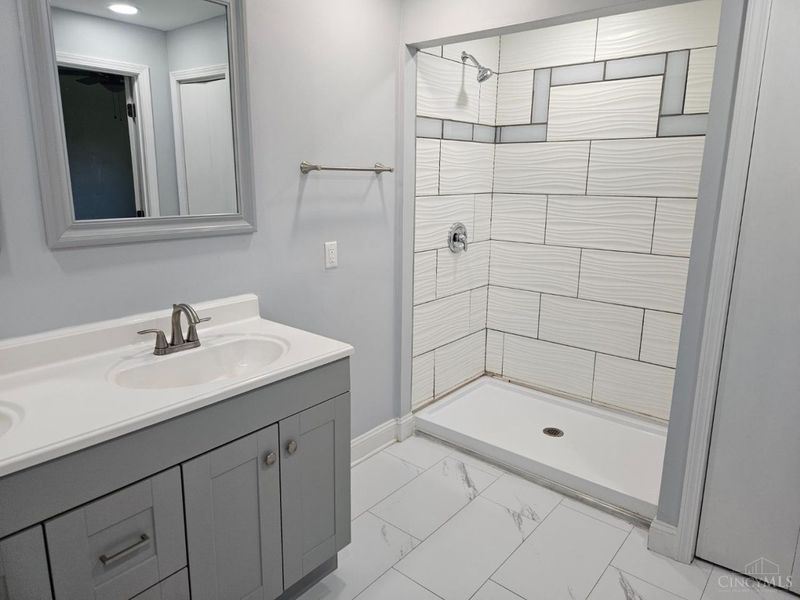 579 W Kemper Road, Springdale, OH 45246 Photo 13