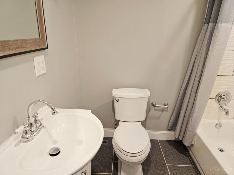 579 W Kemper Road, Springdale, OH 45246 Photo 16