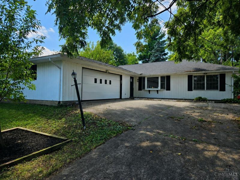 579 W Kemper Road, Springdale, OH 45246 Photo 2