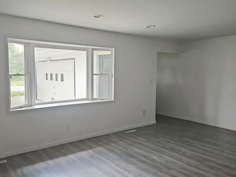 579 W Kemper Road, Springdale, OH 45246 Photo 3