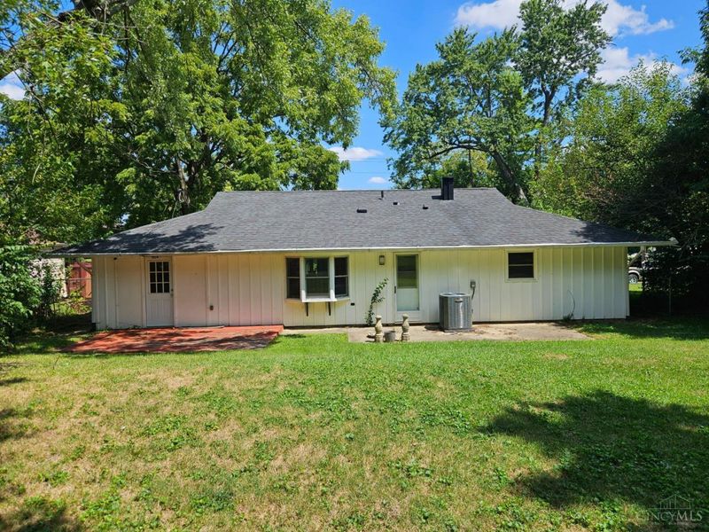 579 W Kemper Road, Springdale, OH 45246 Photo 4