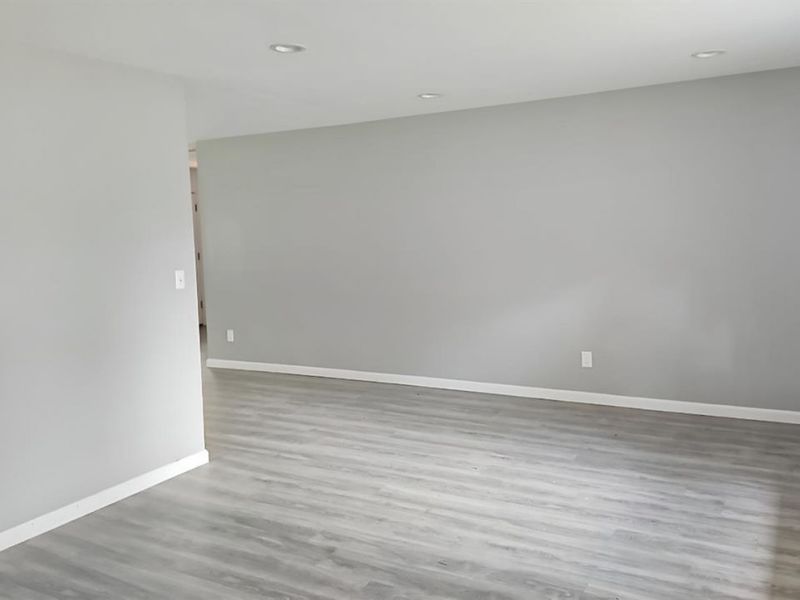 579 W Kemper Road, Springdale, OH 45246 Photo 4