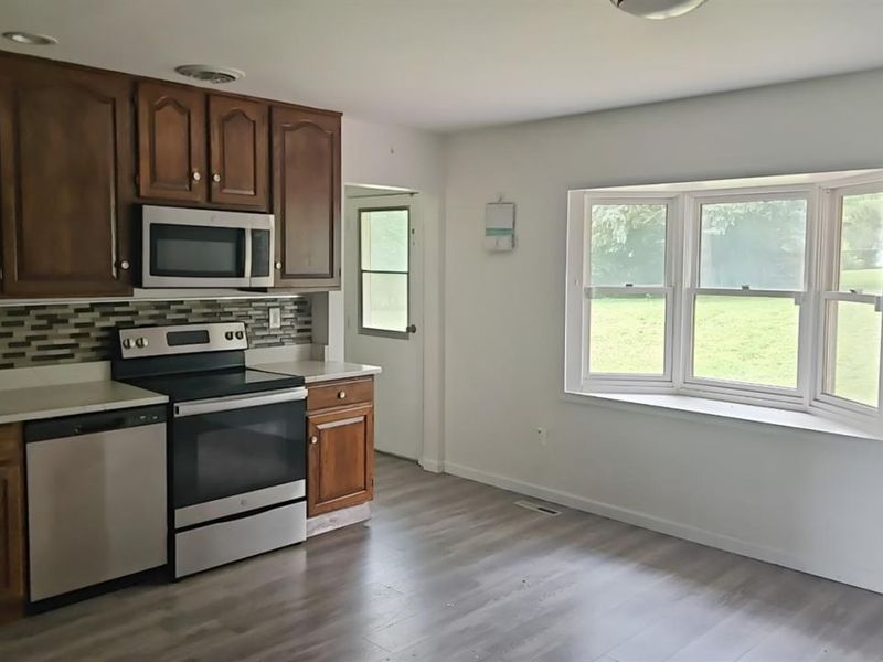 579 W Kemper Road, Springdale, OH 45246 Photo 6